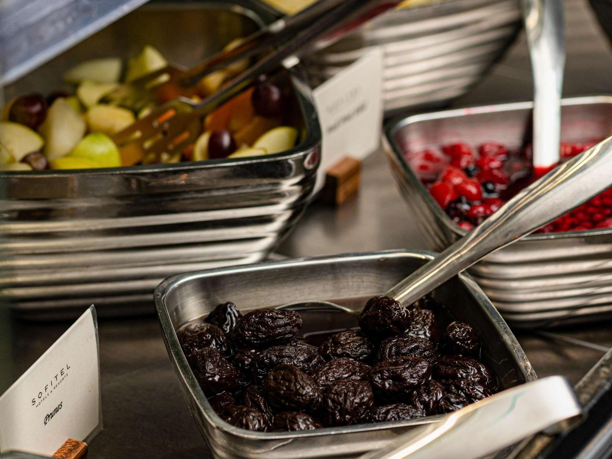 Sofitel London Gatwick Hotel Horley Exterior foto Dried fruits